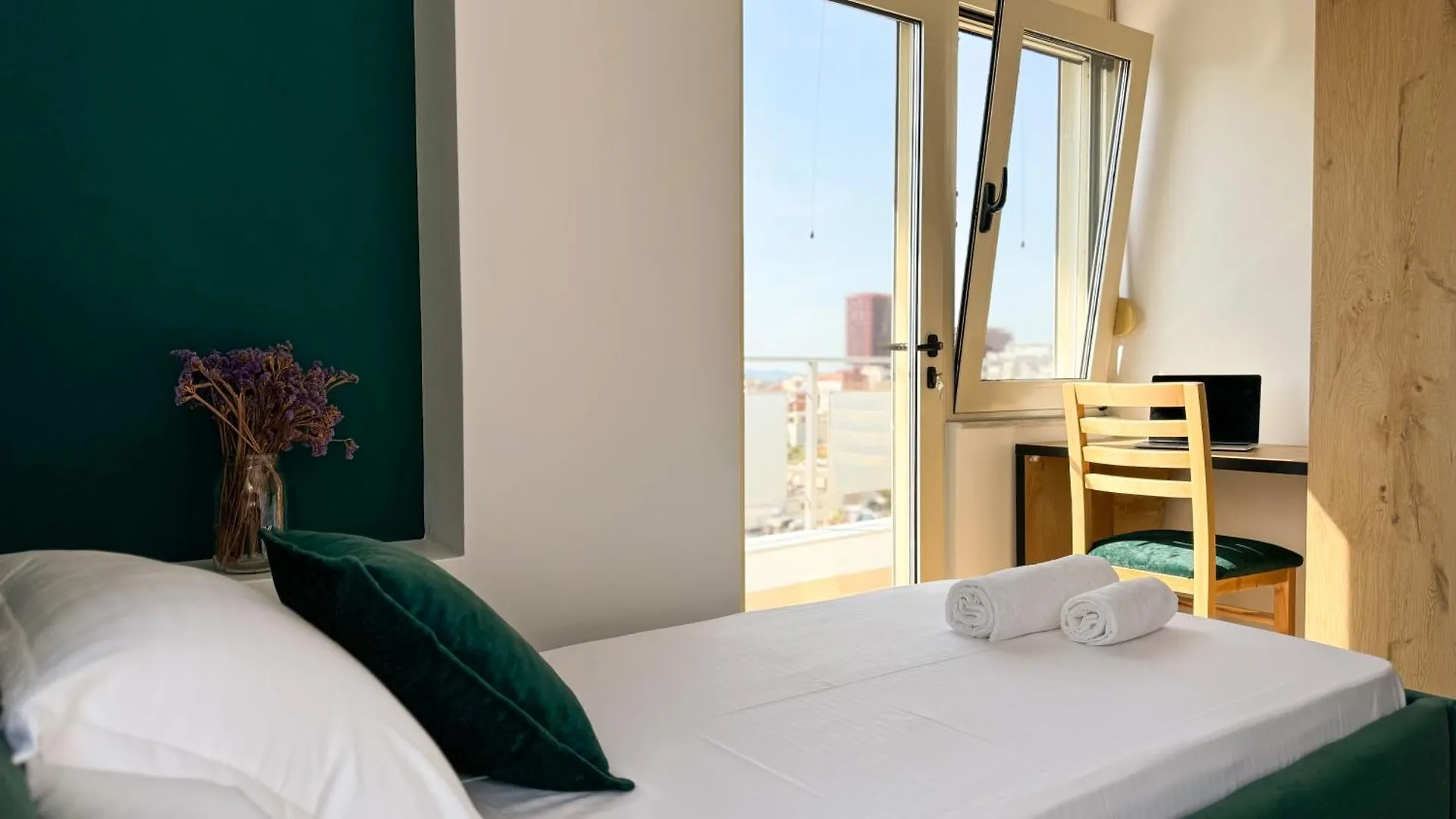 Urban Serenity City Skyline Premium - Blloku Tirana Apartamento